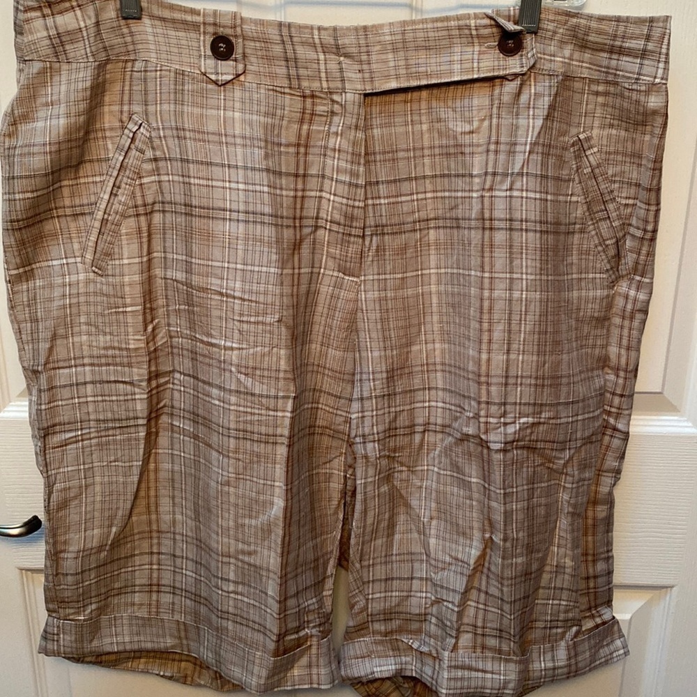Ashley Stewart brown checked knee length shorts size 22